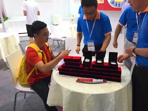 ʨ�ӻ� - ������ɫ��Ϸ����